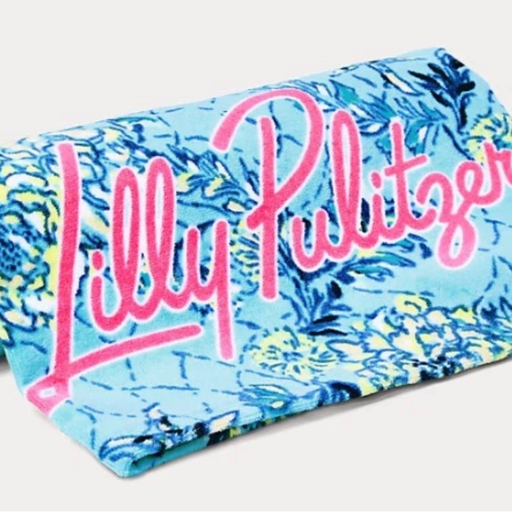 Lilly Pulitzer velour terry towel Bellevue Blue Breakers
Beach nwt